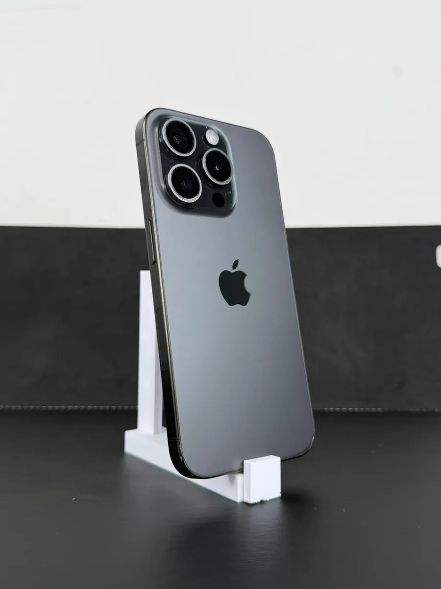 iPhone 15 Pro verso
